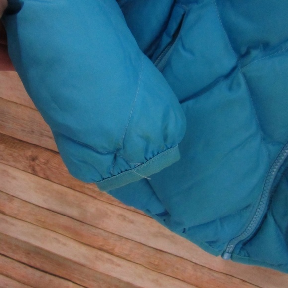 The North Face 550 Girl's Reversible Hooded Jacket - Picture 15 of 16